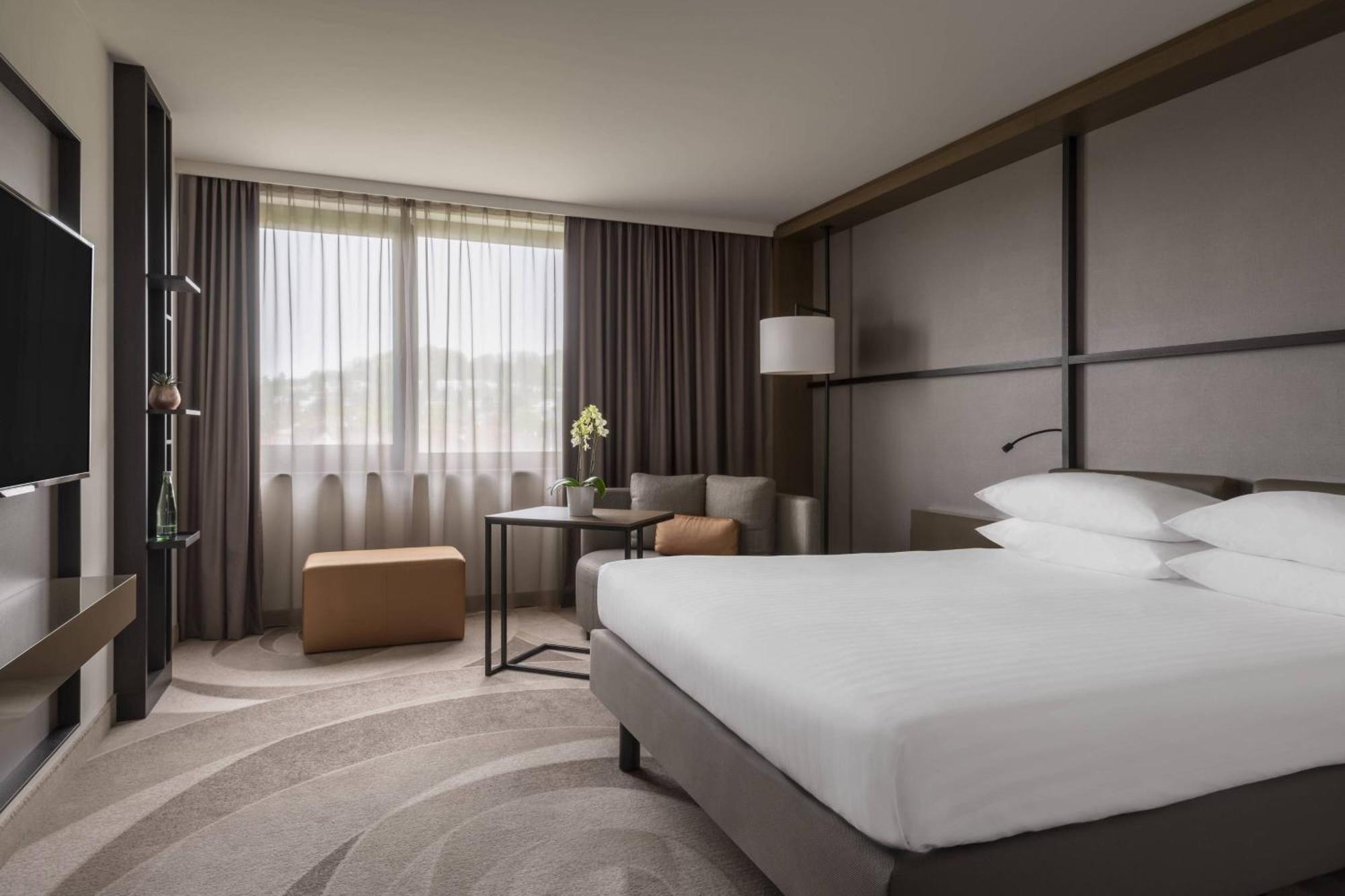 Stuttgart Marriott Hotel Зиндельфинген Экстерьер фото