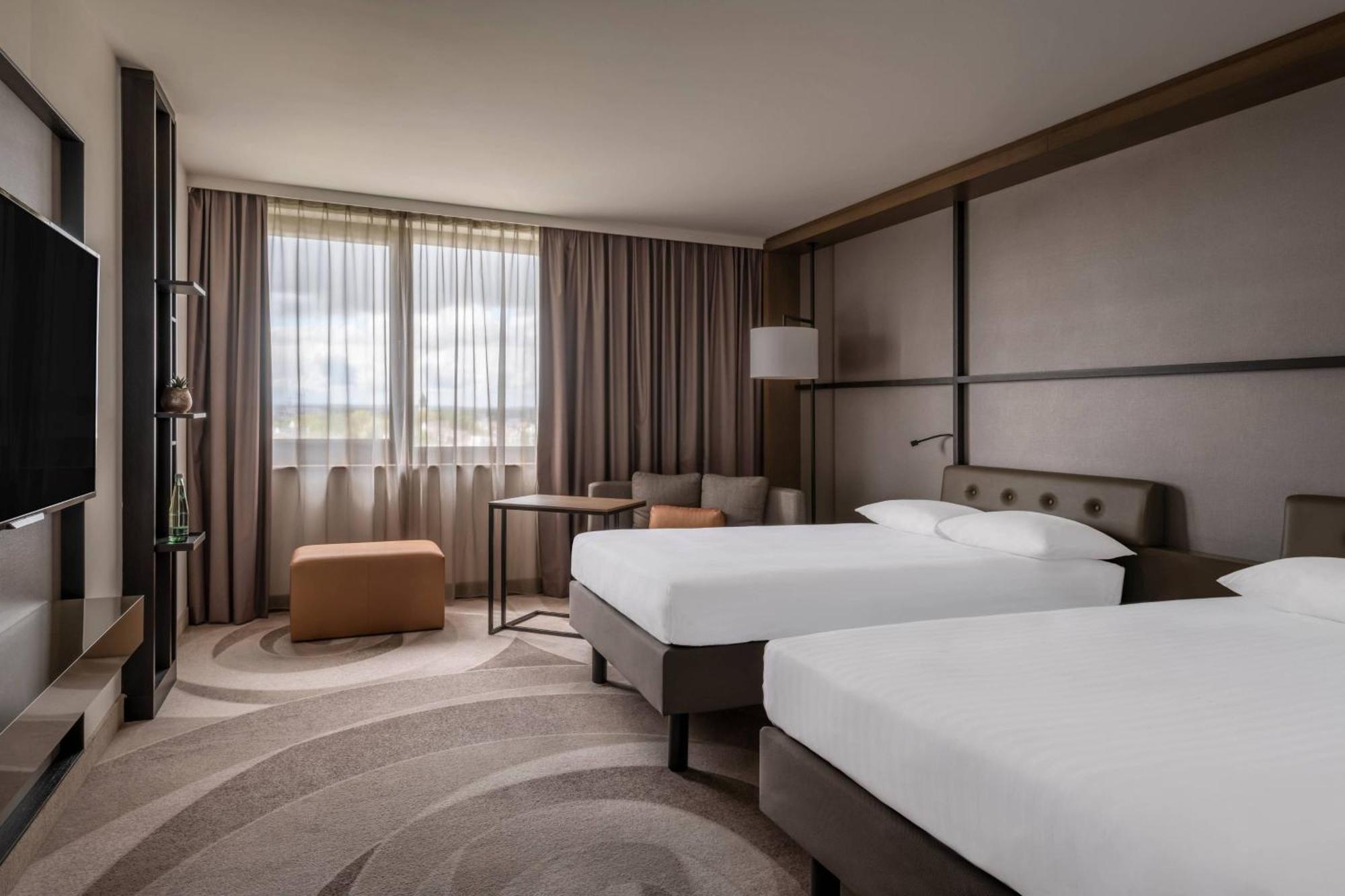 Stuttgart Marriott Hotel Зиндельфинген Экстерьер фото