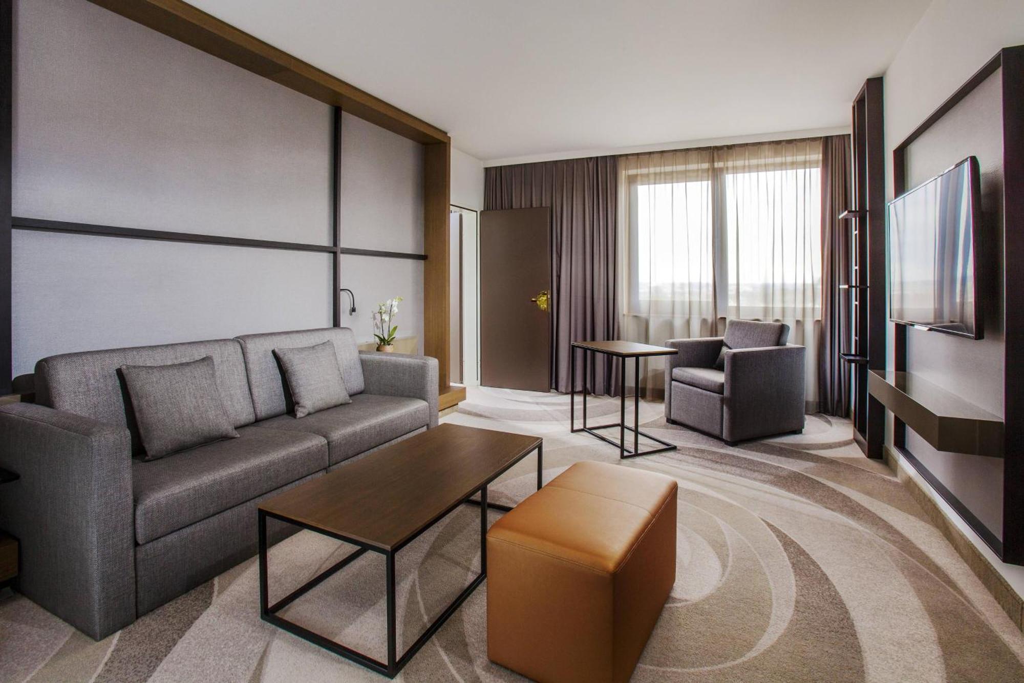 Stuttgart Marriott Hotel Зиндельфинген Экстерьер фото