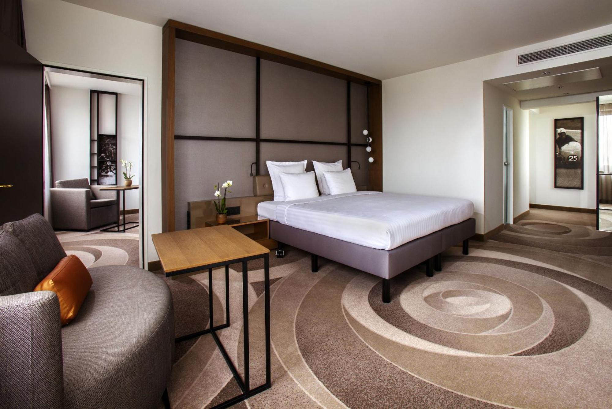 Stuttgart Marriott Hotel Зиндельфинген Номер фото